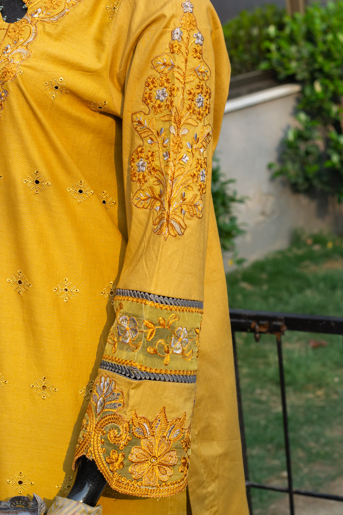 Schiffly Chickenkari - 3 Pcs Unstitched (24SS09)