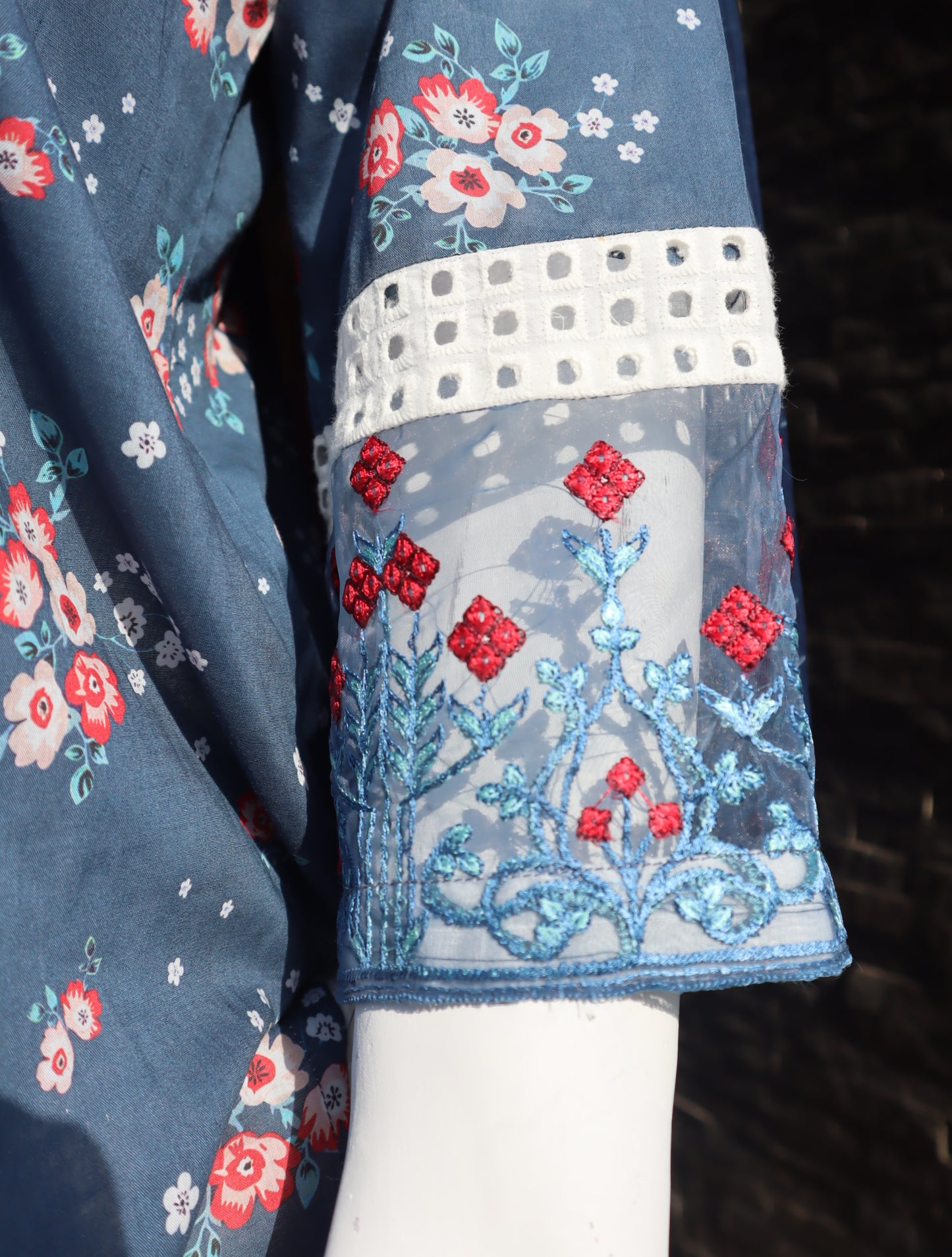 Schiffly Lawn - 3 Pcs Unstitched (24SS15)