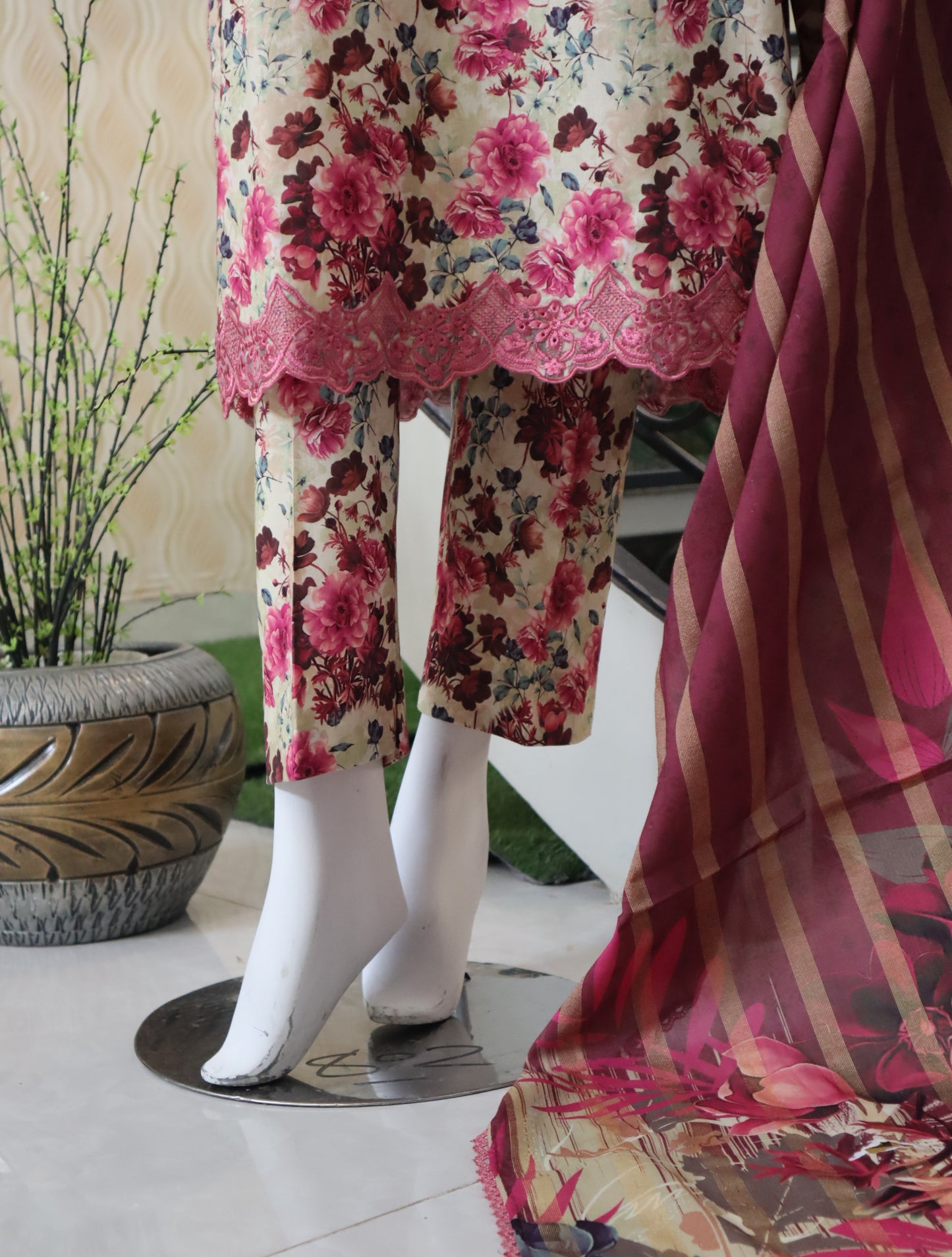 Schiffly Lawn - 3 Pcs Unstitched (24SS13)