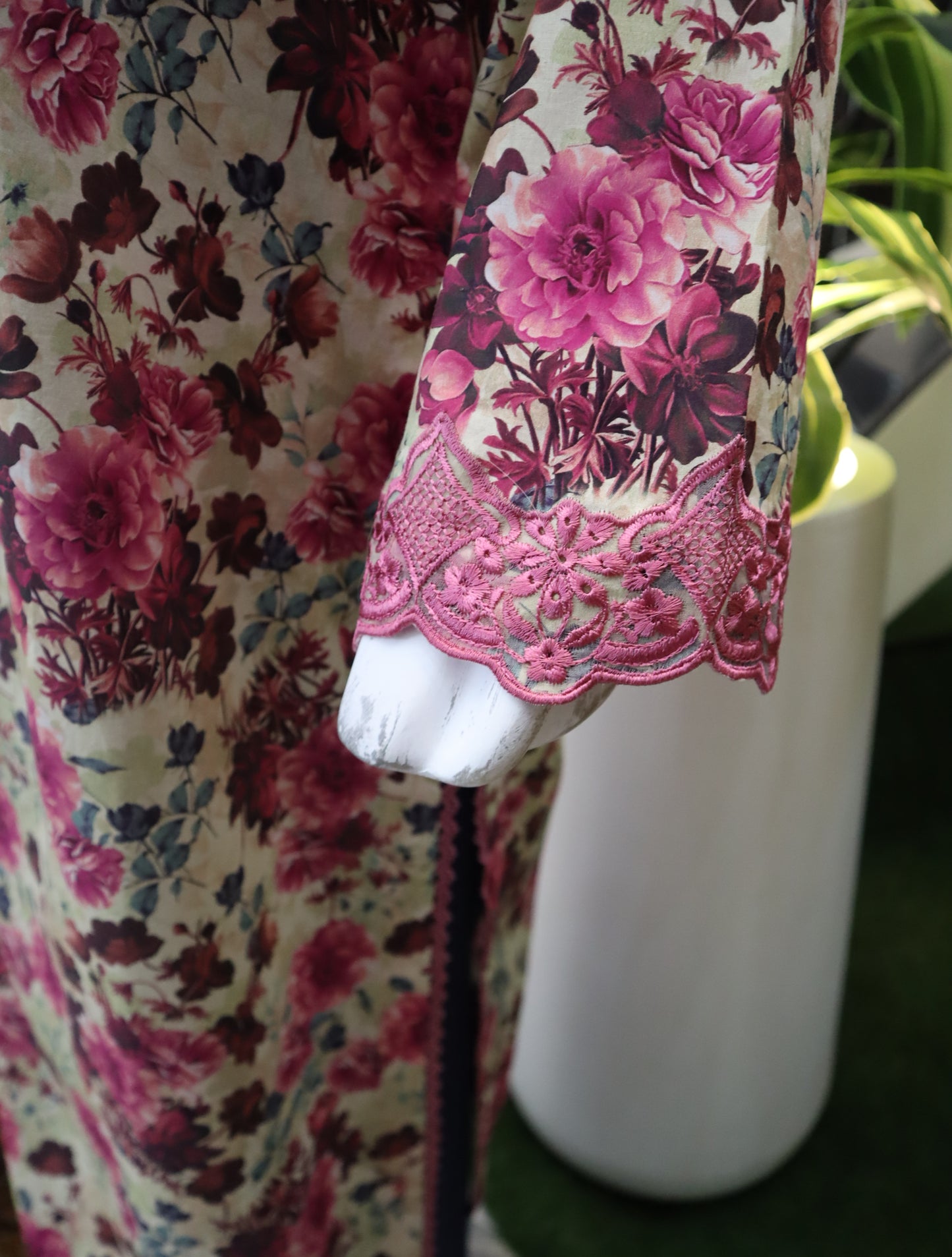Schiffly Lawn - 3 Pcs Unstitched (24SS13)