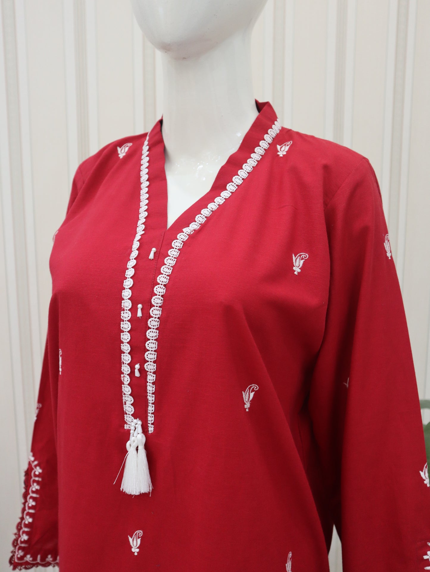 2 Pc Khaddar Embroidered Unstitched (24SW53)