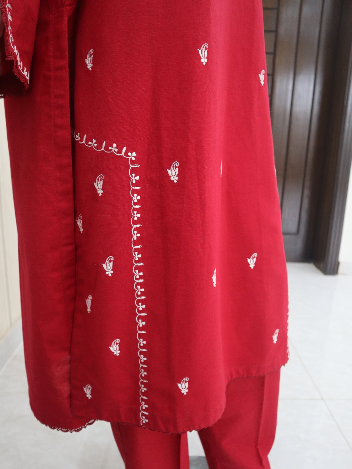 2 Pc Khaddar Embroidered Unstitched (24SW53)