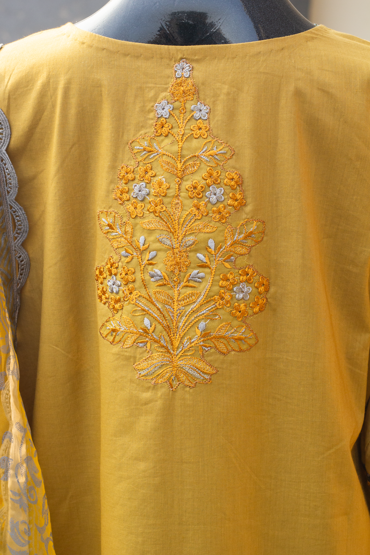 Schiffly Chickenkari - 3 Pcs Unstitched (24SS09)