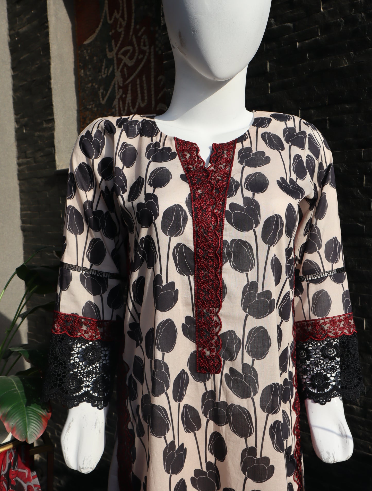Schiffly Lawn - 3 Pcs Unstitched (24SS12)