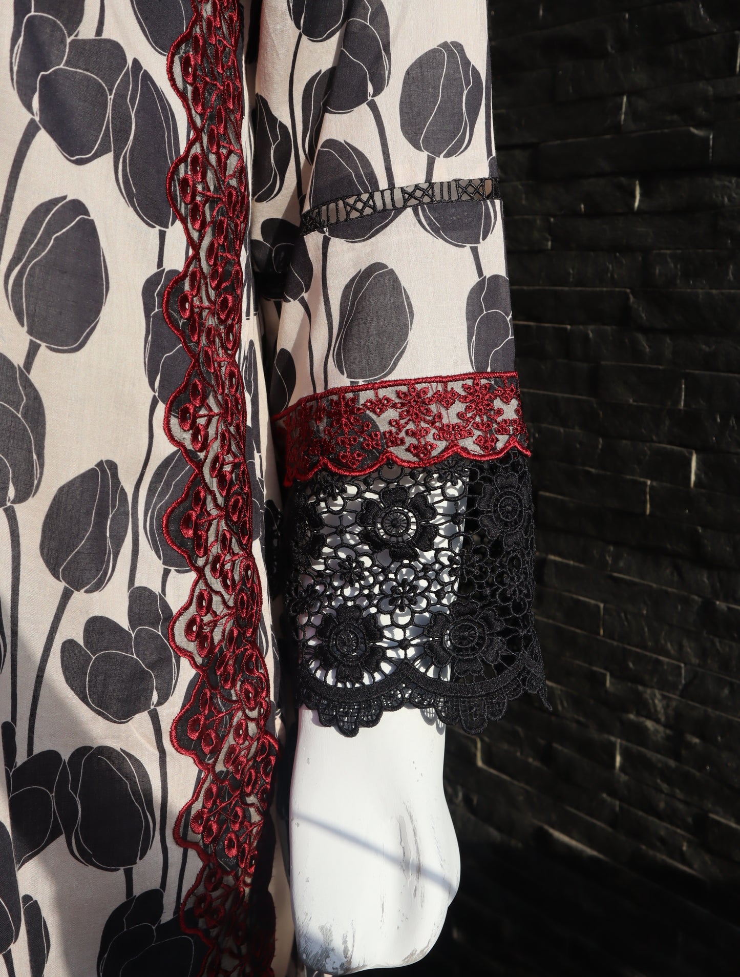 Schiffly Lawn - 3 Pcs Unstitched (24SS12)