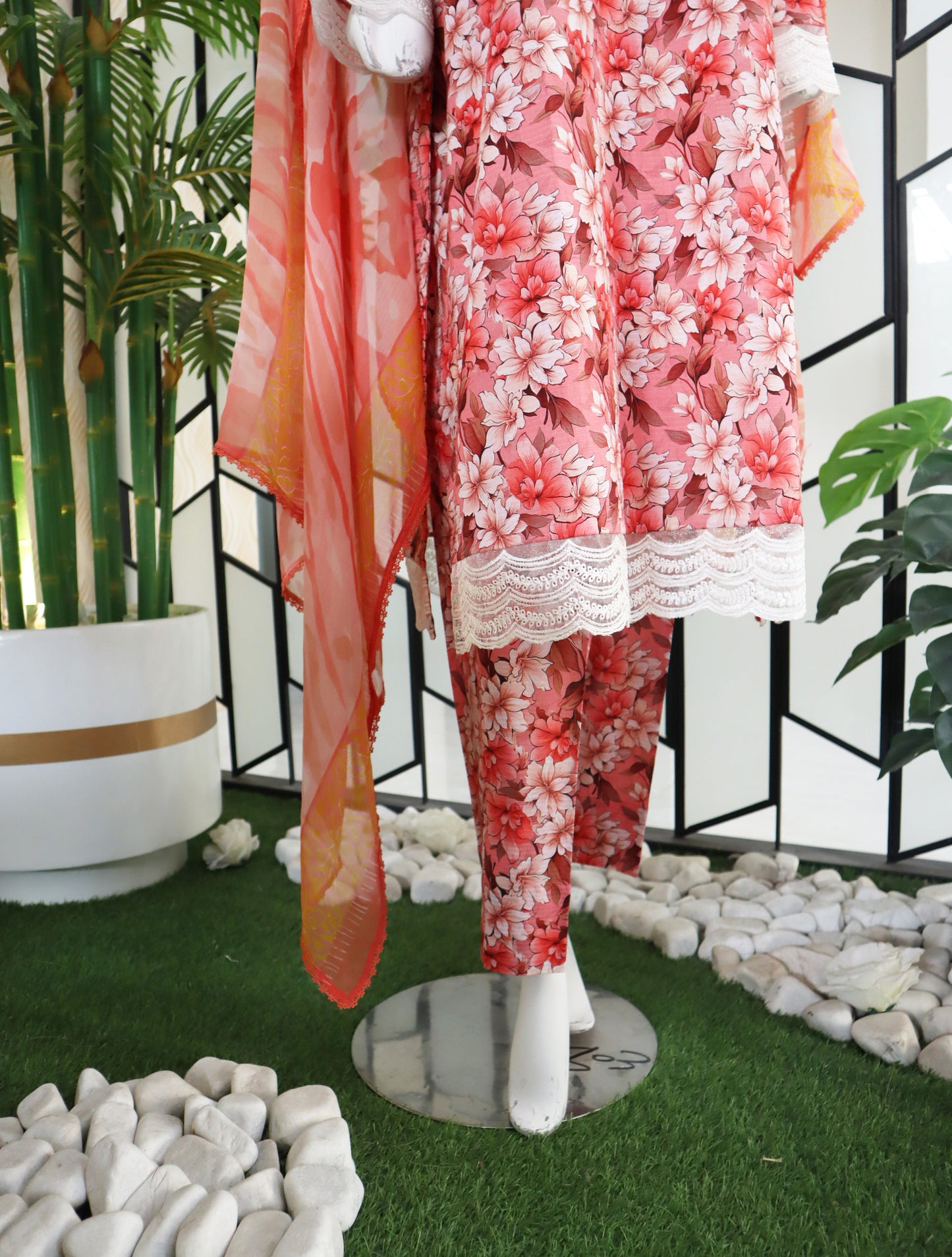 Schiffly Lawn - 3 Pcs Unstitched (24SS14)