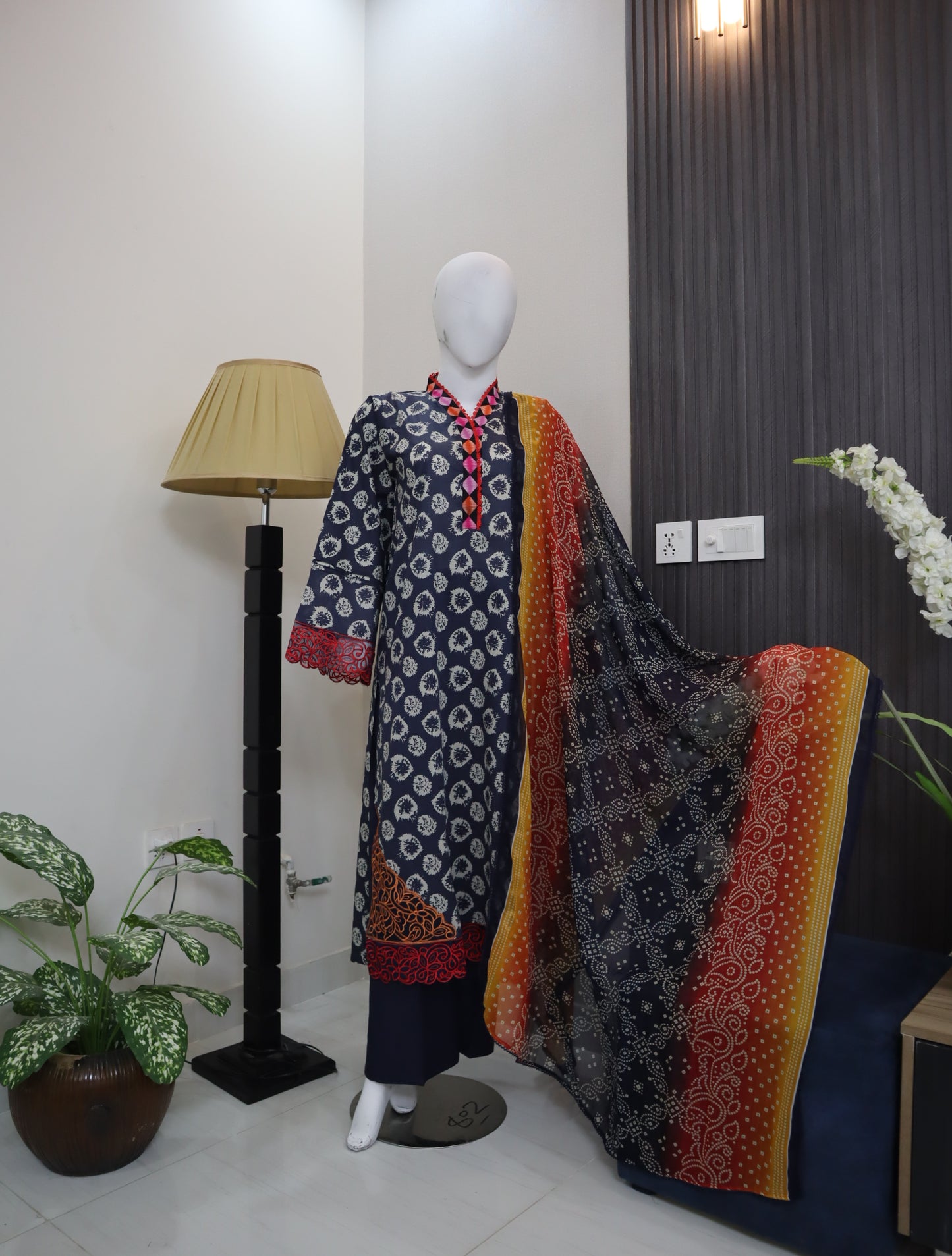 Schiffly Lawn - 2 Pcs Unstitched (24SS18)
