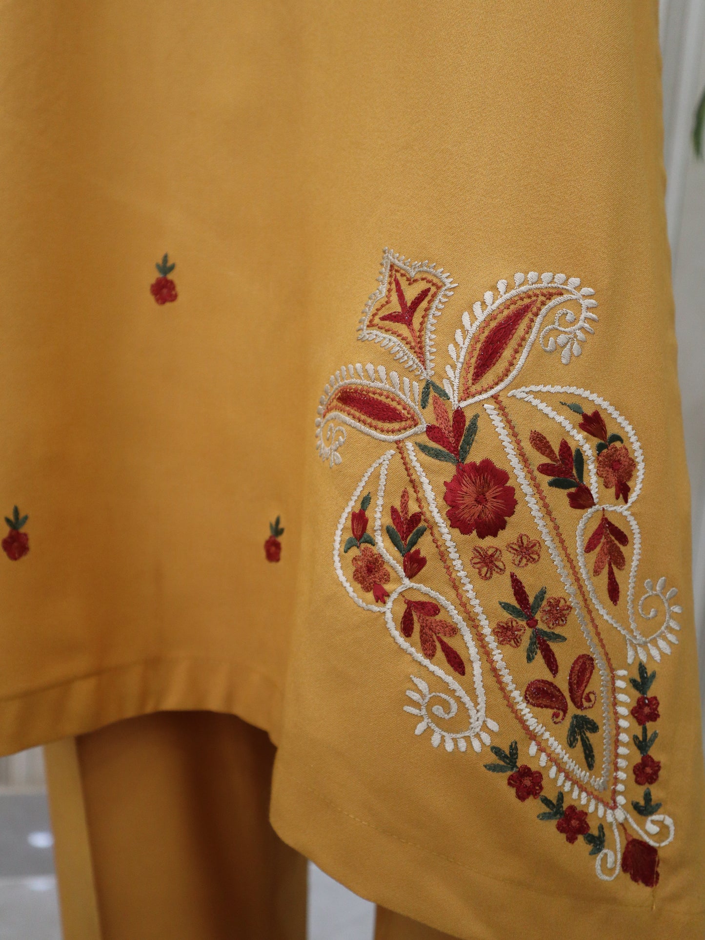 2 Pcs Dhanak Embroideried_ Unstitched (24SW52)