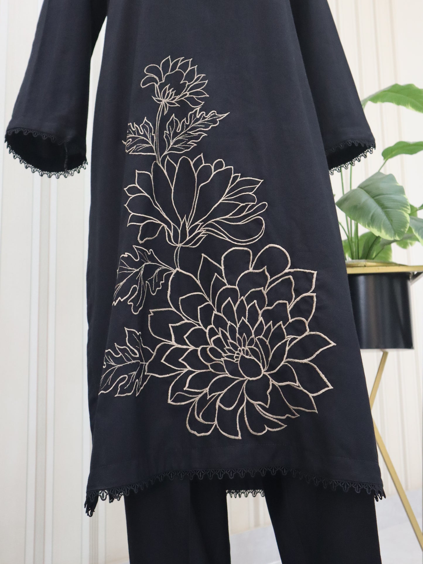 2 Pc Dhanak Embroidered Unstitched (24SW54)