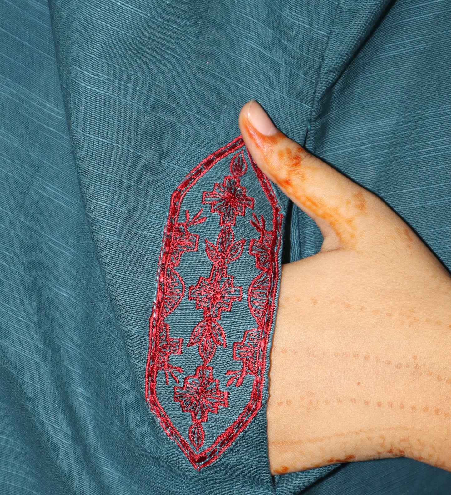 2 Pc Khaddar Embroidered Unstitched (24SW55)