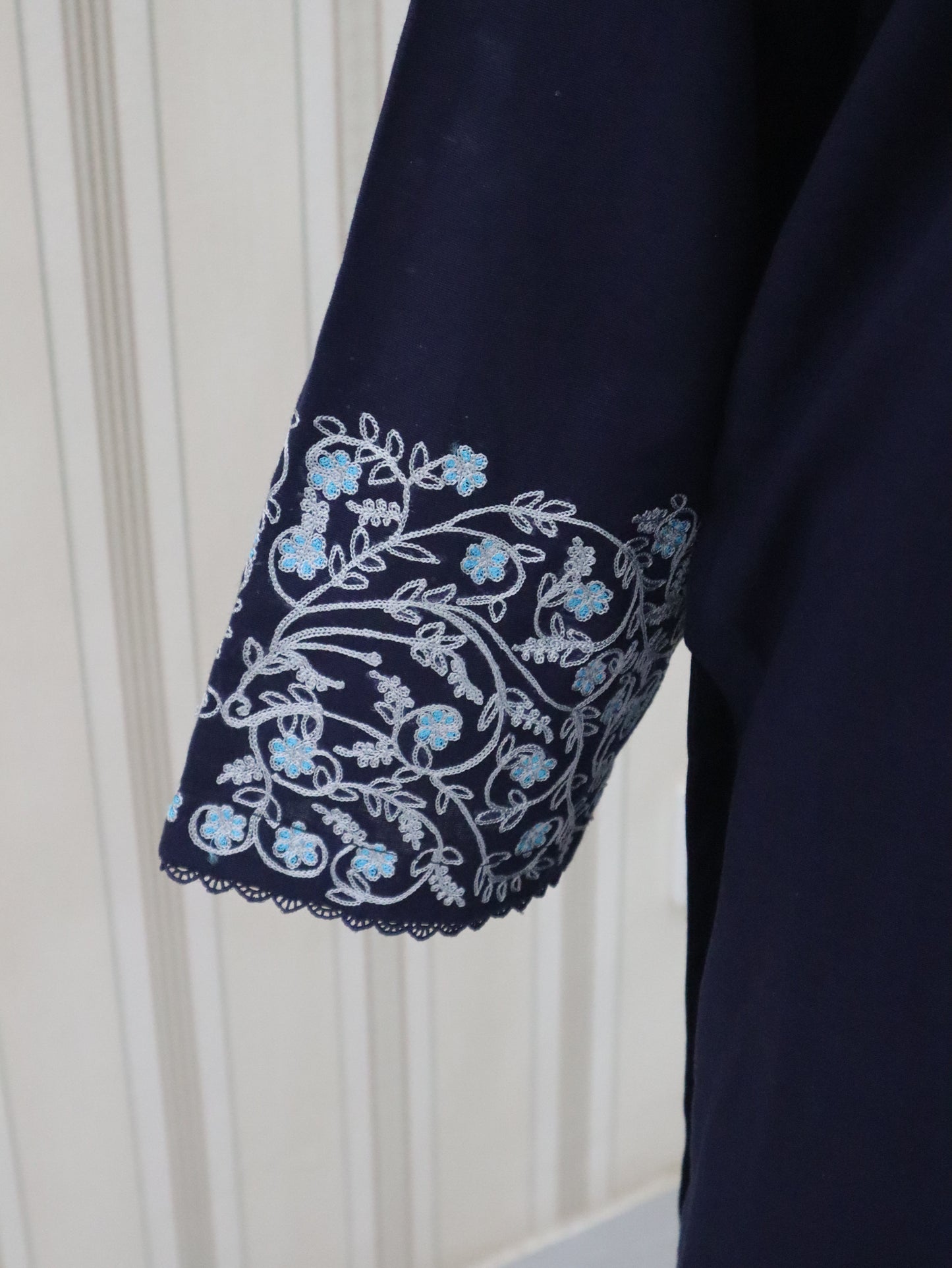 2 Pc Khaddar Embroidered Unstitched (24SW56)