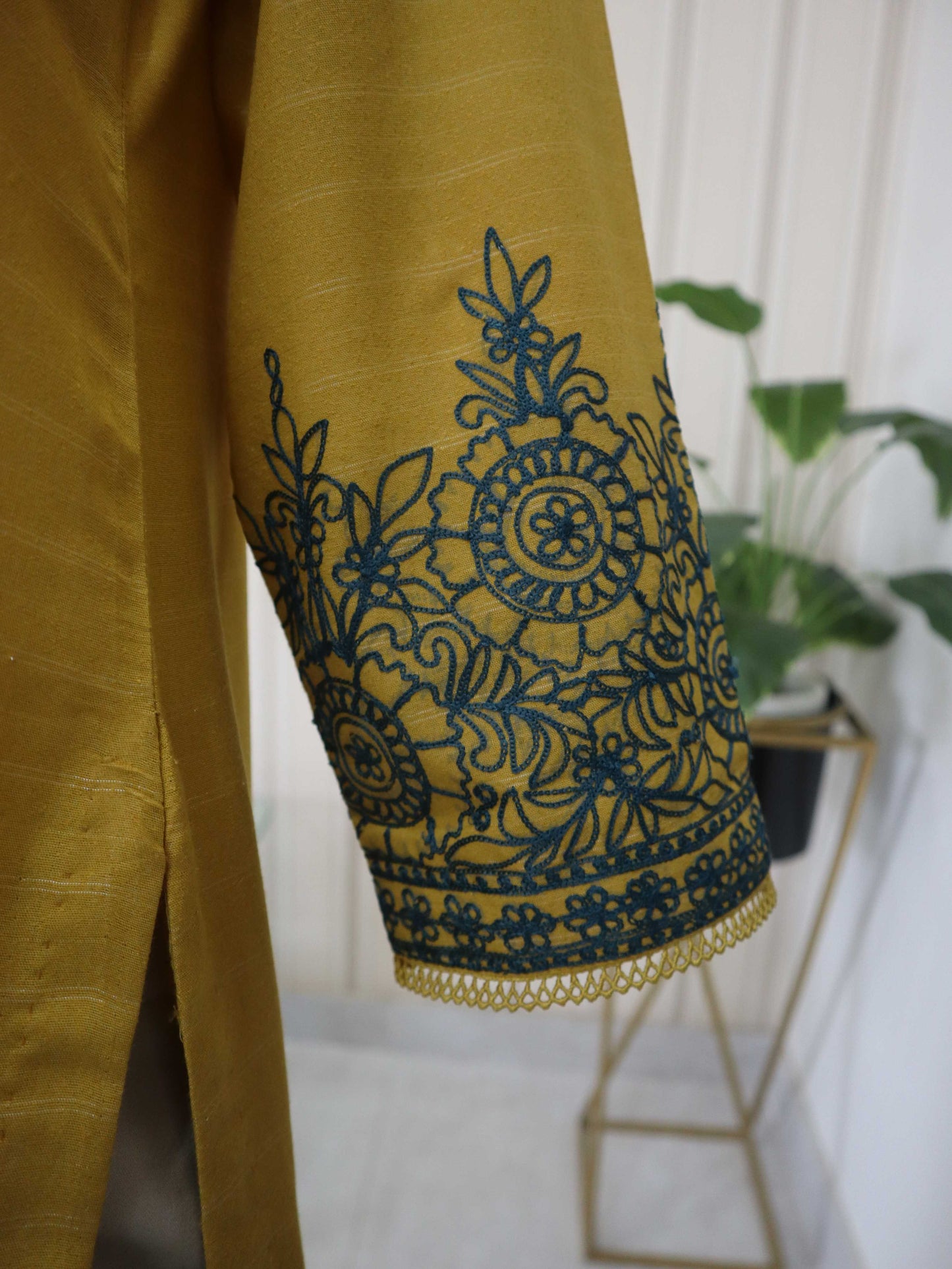 2 Pc Karandi Embroidered Unstitched (24SW57)
